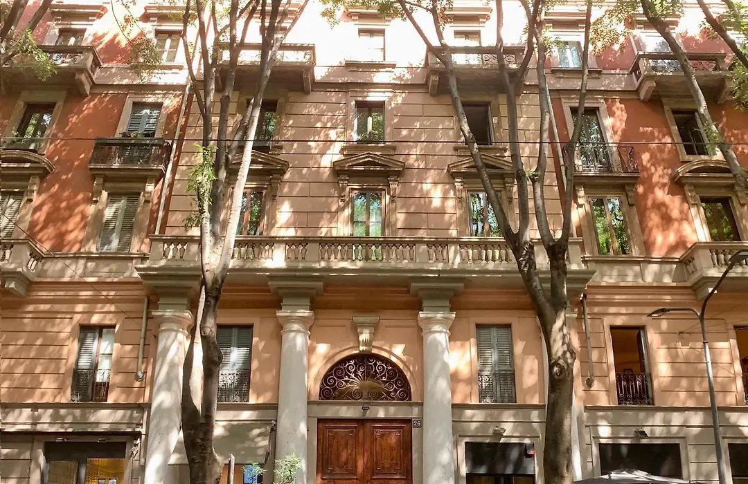 Bright Mini Studio In The Heart Of Milan-1