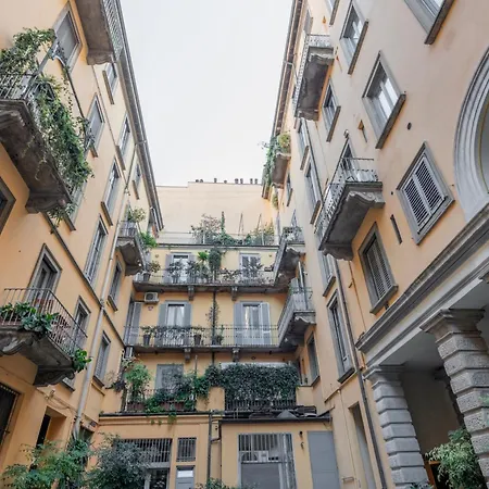 Bright Mini Studio In The Heart Of Milan-2