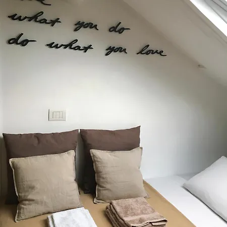 Bright Mini Studio In The Heart Of Milan-2